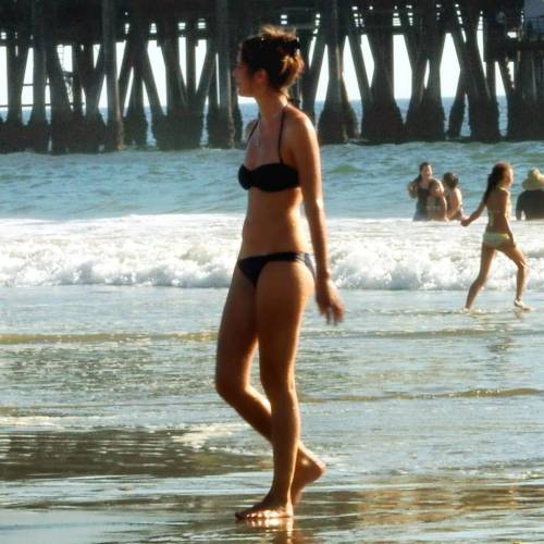 #santamonica #santamonicabeach #bikinibabe #bikinigirl #girlonbeach #beachgirl #californiagirl #beac