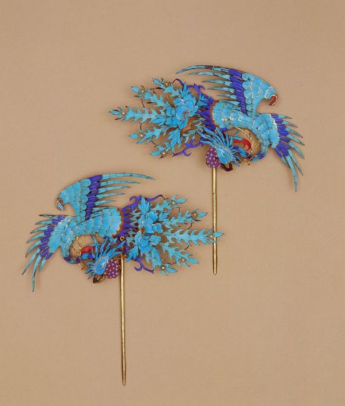 blondebrainpower:Qing Dynasty (17 - early 20th century CE) Phoenix-shaped Hairpin Made of Kingfisher