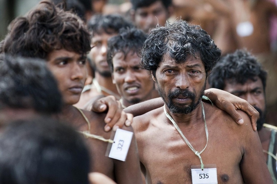 lucideous:   EVERYONE LISTEN  UPTHERE IS A MASS GENOCIDE TAKING PLACE IN ROHINGYA-BURMATHE