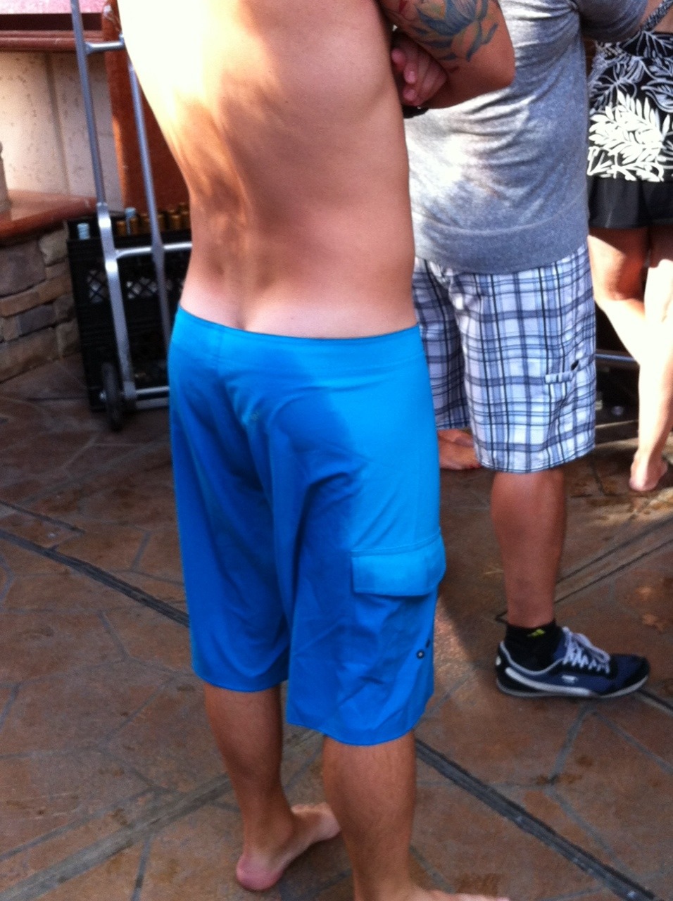 byo-dk&ndash;spycam:  iwonderwhy1981:  Hot straight bro at the hotel pool  Click