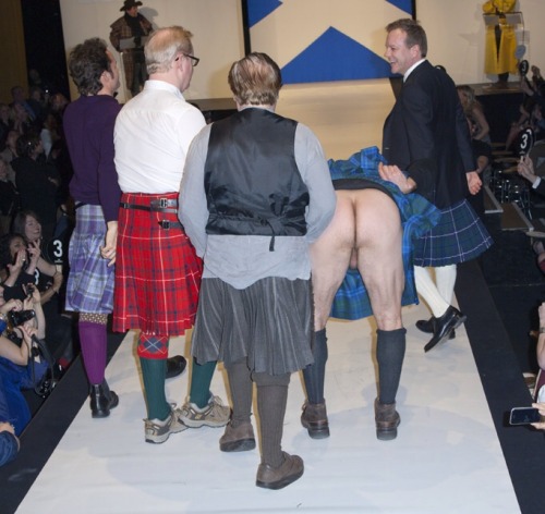 unlikelymaleceleb: So Chris Noth from Sex and the City was on hand at the Dress to Kilt fashion show