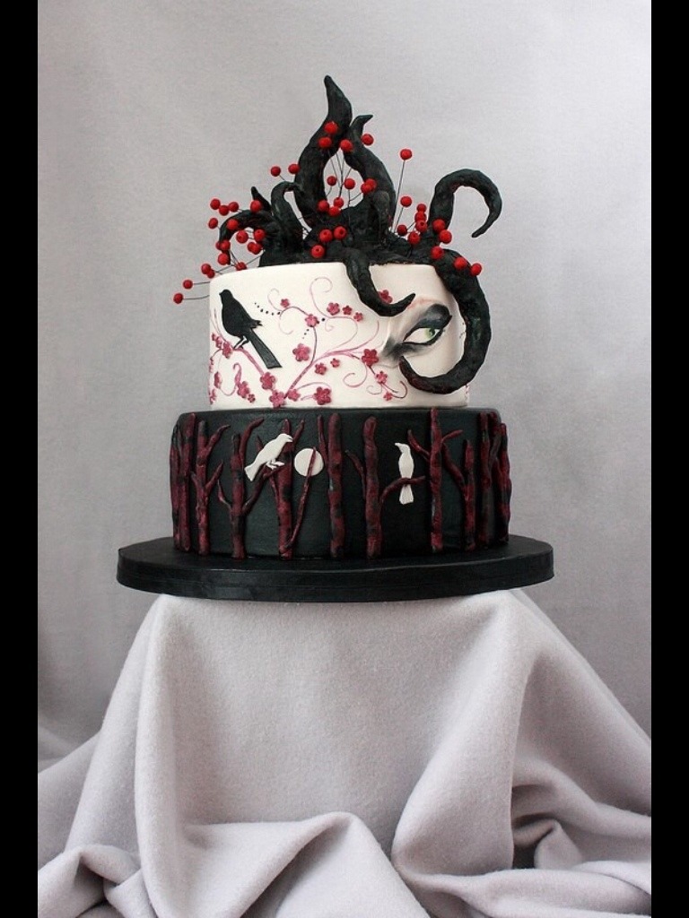sacre-phantasm:  Goth wedding cakes