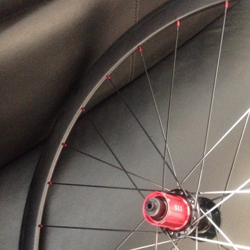 Road bike carbon wheels 2 to 1 spoke lacing for rear wheel,make it stronger #roadbikecarbonwheels #r