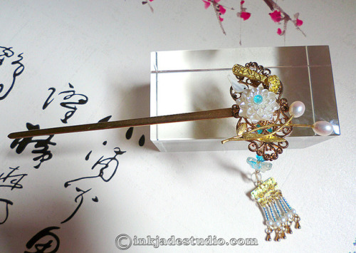 inkjadestudio:Chinese Bird, Lotus and Ruyi Hair Stick Hair Pin With Freshwater PearlsExquisitely det