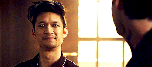magnusearcuff:#magnus making a grumpy, hungover alec crack a smile