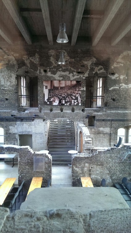 Berliner Medizinhistorisches Museum lecture theatre damage from WWII bombings.