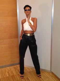 crankyskirt:  ntrt:  Is it ‘95 or 2014  Rihanna cosplaying the lost member of Total.   PLEEEEASE