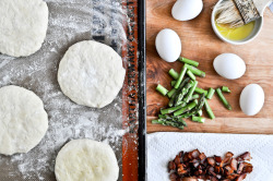 boozybakerr:  Bacon, Egg and Asparagus Personal Pizzas 