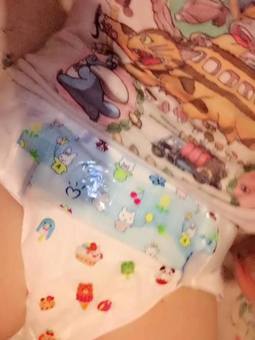 brattybedwetter: My little girl put stickers all over her big crinkly diapey!!  She’s such a playful little padded brat.  Do you think they’d come off if I spanked her enough times? ~ Daddy Anthie 