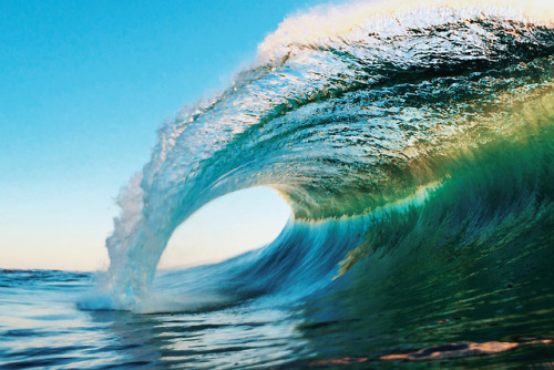 yahoonewsphotos: Vibrant Wave Photography These kaleidoscopic images are the work of one persistent photographer’s efforts to capture vibrant hues at the exact moment a wave breaks. Ryan Pernofski’s stunning shots feature brilliant yellows, reds,