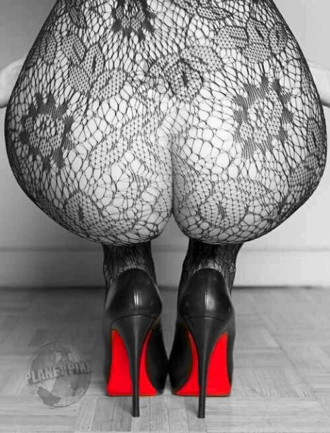 sexysassycolor:  Favorite Red heels Kneeling adult photos