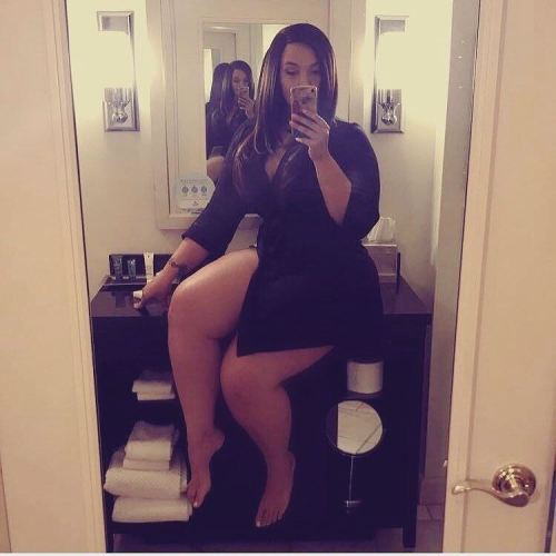 thickn-ass:  Your curvy hookup is waiting!