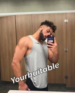 yourbaitable:  Sexy asf Canadian😌