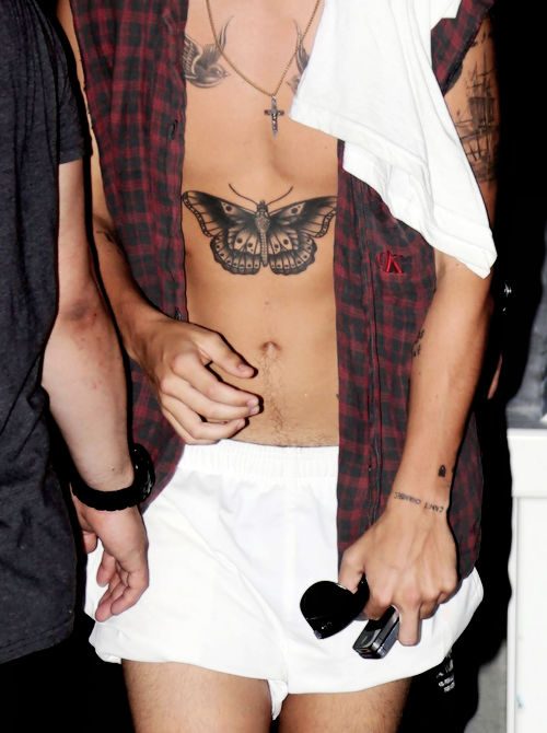 good—-vibrations:  why the tattoo omg why 