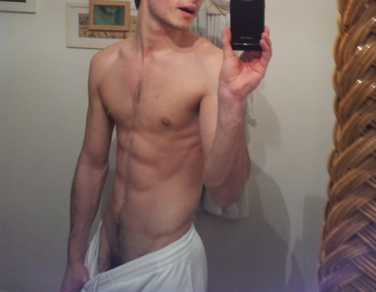 unclelucas:  collegecock: deeperharderrougher:  Little muscle stud showing off his