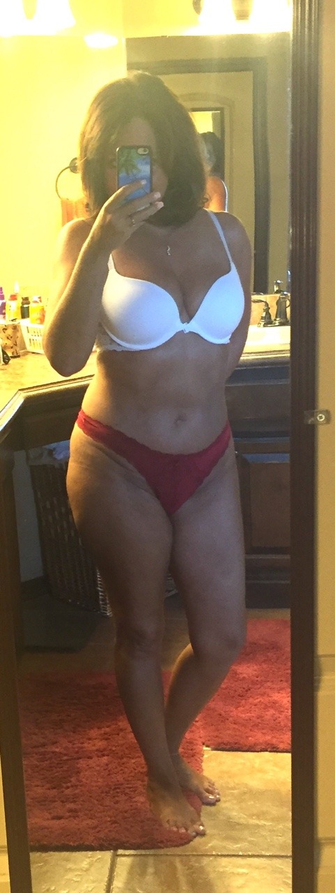 justplayin5162:  Some uncovered humps!  Have a fantastic day!👄