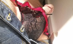 likelickvid:peeking over wife’s ruffle trim lace thong….