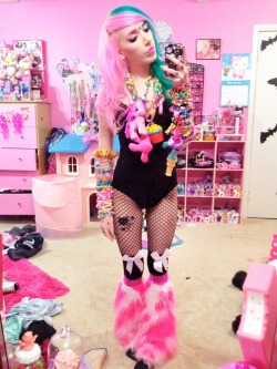 candiedmoon:  ultragnar:  candiedmoon:  candiedmoon:  I said I would post what I was wearing for Paul Van Dyk, so here ya go. minus my black kitty ears tho. merps.  eeeeps. I’m on my dashie!  You’re so cuuute I wanna rave with you so bad  I would