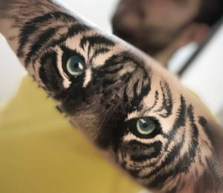 tiger tattoo by karolyi on DeviantArt