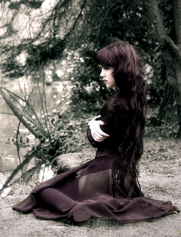 victorian-goth:  Victorian goth  http://victorian-goth.tumblr.com/