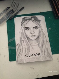 lesbian-en-skate:  my cara delevingne draw