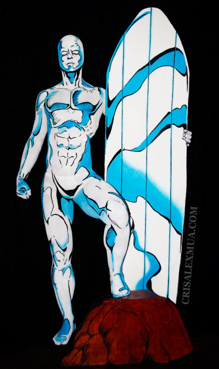 jaidefinichon:  Cosplay nivel pro-dios!! Silver Surfer - los 4 fantásticos.   