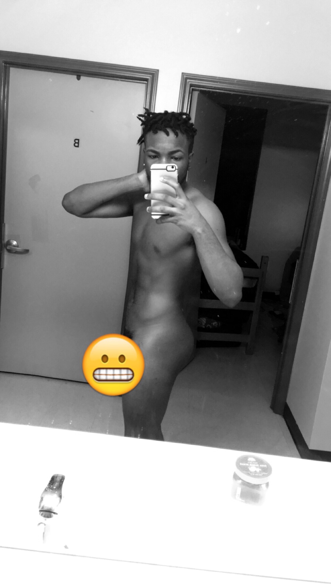 kingmisfitt:  4:33AM Snapchat: Blaisexo