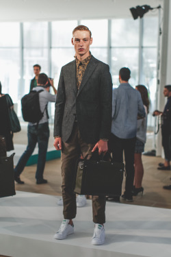 urbanemenswear:  closetfreaksblog:  JACK SPADE “Urban Utility” Spring 2015 IAC Center / NYFW   FACEBOOK | TWITTER | BLOGLOVIN | PINTEREST | INSTAGRAM  NYFW is here and I would suggest y’all to follow Anthony Urbano of Closet Freaks as he