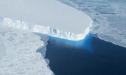 currentsinbiology:  Western Antarctic ice