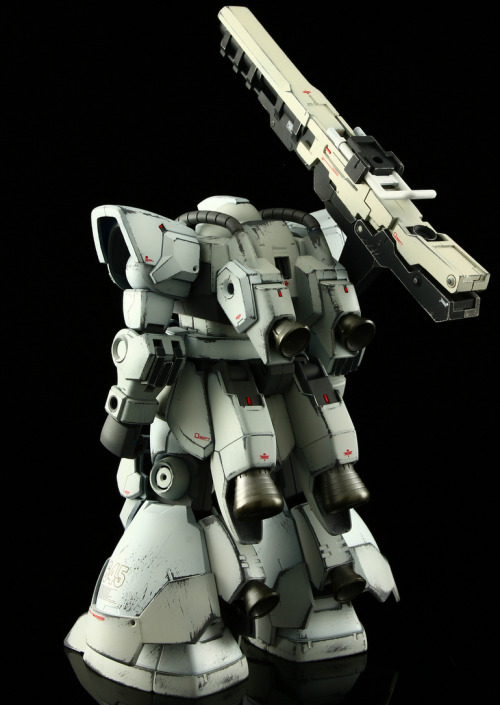 ani-plamo:  1/144 HGBFT Dom R35 Customby komonoya - [blog]