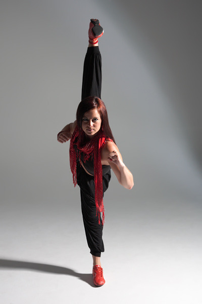 taichiclothinguniforms:Chloe Bruce’s all kinds of classic Kung Fu movements. Kung