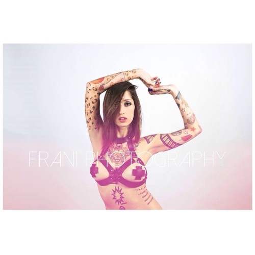 franidom:  Mi portfolio is getting bigger ✨www.facebook.com/franiphoto✨ follow me on my facebook page for lots of adventures 🙋  Model: @jacquelinesuicide #byfrani (en Santiago de Chile)  <3