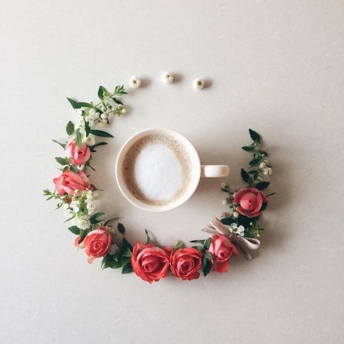 fericirelaplic:  Coffee x Flowers Artist: Sawa