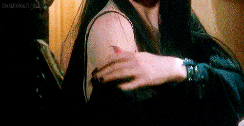 diablito666tx: Elvira: Mistress Of The Dark (1988) Dir. James Signorelli I’d happily call Elvira mi