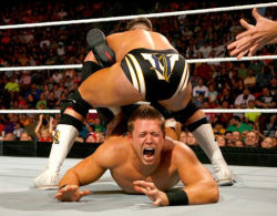 stephluvzrasslin:  Alex Riley puts the Miz in a sharpshooter