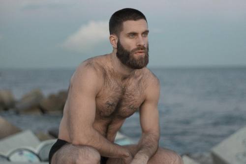 beardburnme:  “Happy New Bear 👏🏻 by @baronnedeneuve for @summerdiaryproject #baronnedeneuve #summerdiaryproject #scruff #thebeardedhomo #beardedguys #2015” by @ckatarn on Instagram http://ift.tt/1SoLo97