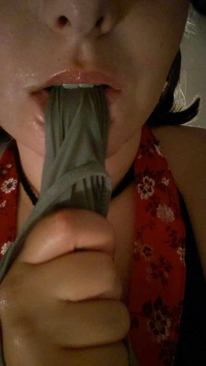 famousmonsterbloodrain:  Mmm so wet and so good.