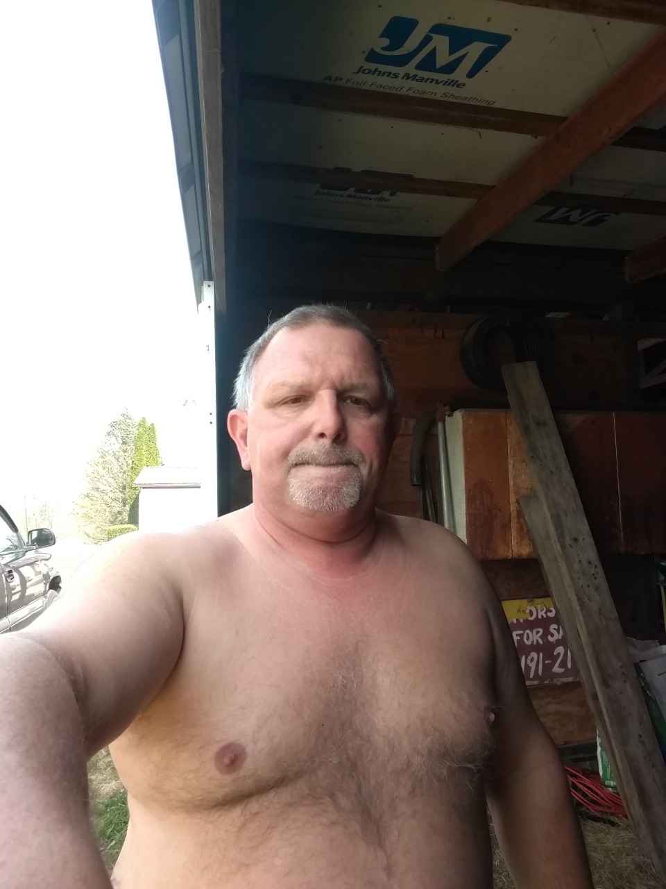 hugebeartx:  My other son had instructions to get naked outside. Here’s his submission