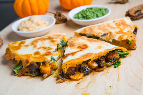 nom-food:Chipotle roasted pumpkin, mushroom and kale quesadillas with chipotle pumpkin crema kale sa