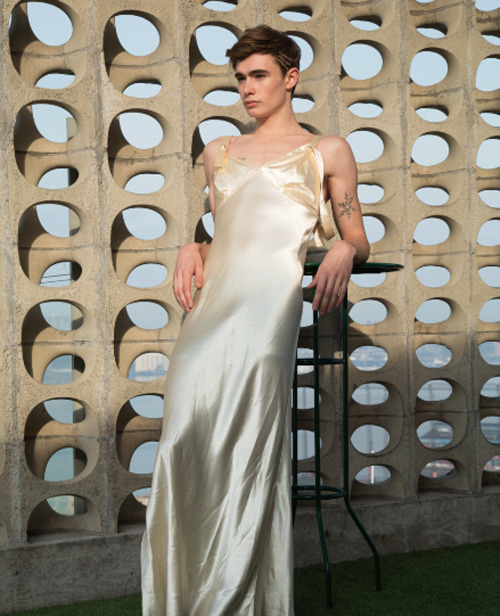 ohthentic:  aqqueerius:  liam little  Oh