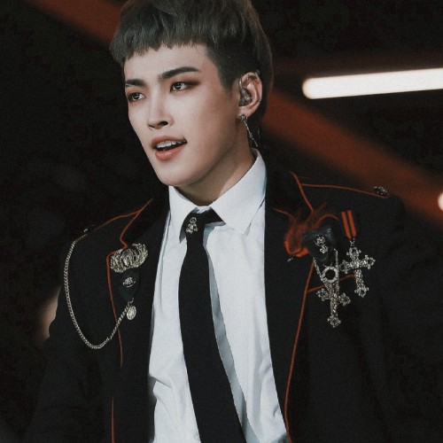 Hongjoong Icons Ateez