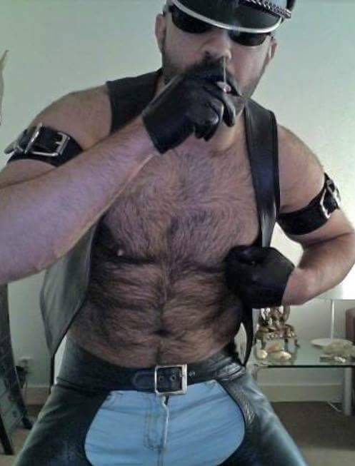 glovefuckforever: SMOKER FAG YEAH 
