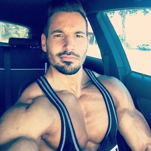 lumbrjax:  Instagram user @stevesanmartin http://ift.tt/1n40Vi6 