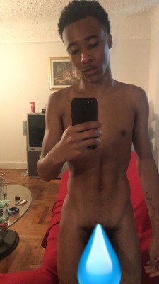 kingguddah:  Reblog if you want me to remove