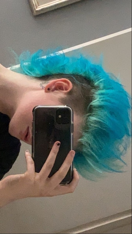 Androgynous Haircuts: The Mohawk-mullet