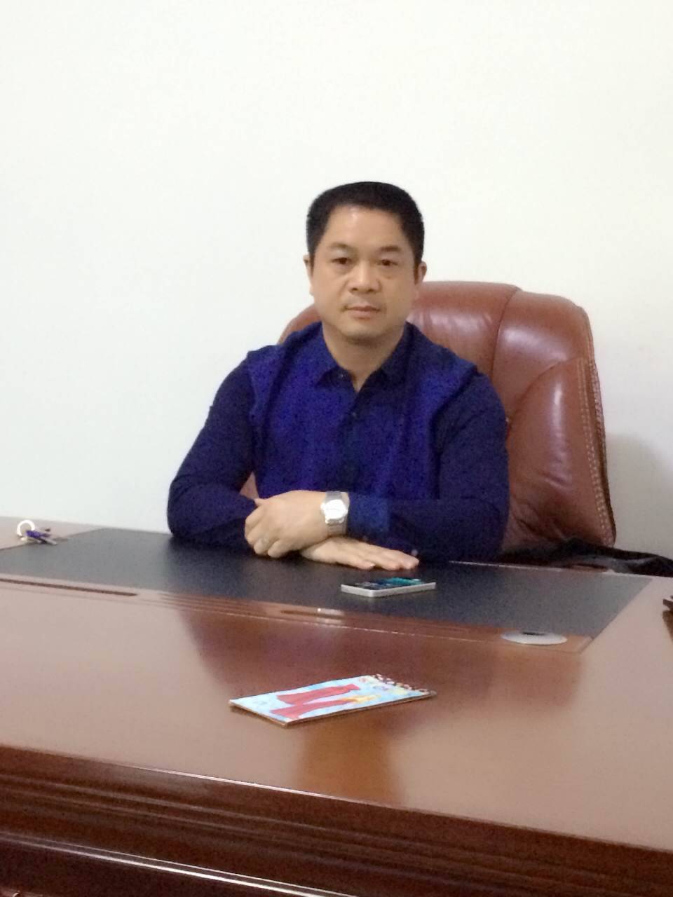 eric578:  比较会疼爱0的中年1，时间也很长，会让你爽够了他才出。算是固砲，因为我们在一起多年，不谈感情，但他占有欲相对比较大！
