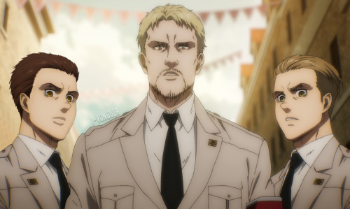 Reiner and his two (bodyguards) boyfriends ~