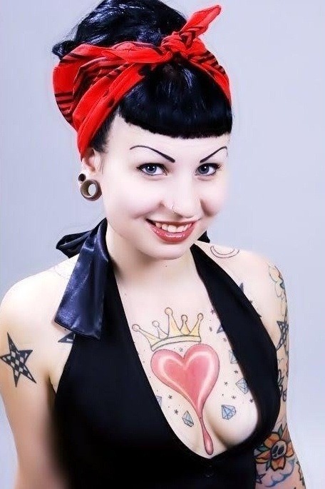 alternative-pinup:  Alternative Pinup girlPinup girl Twitter