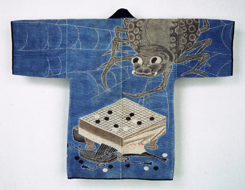 Intricately designed kajishouzoku (firemen’s vests) from Edo period. Like tattoos*, those heavy vest