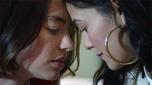 girlcouples: wlwshipper:  “Let’s forehead promise to never leave each other again. Is it obvious that I just made this up?”   girls and love 